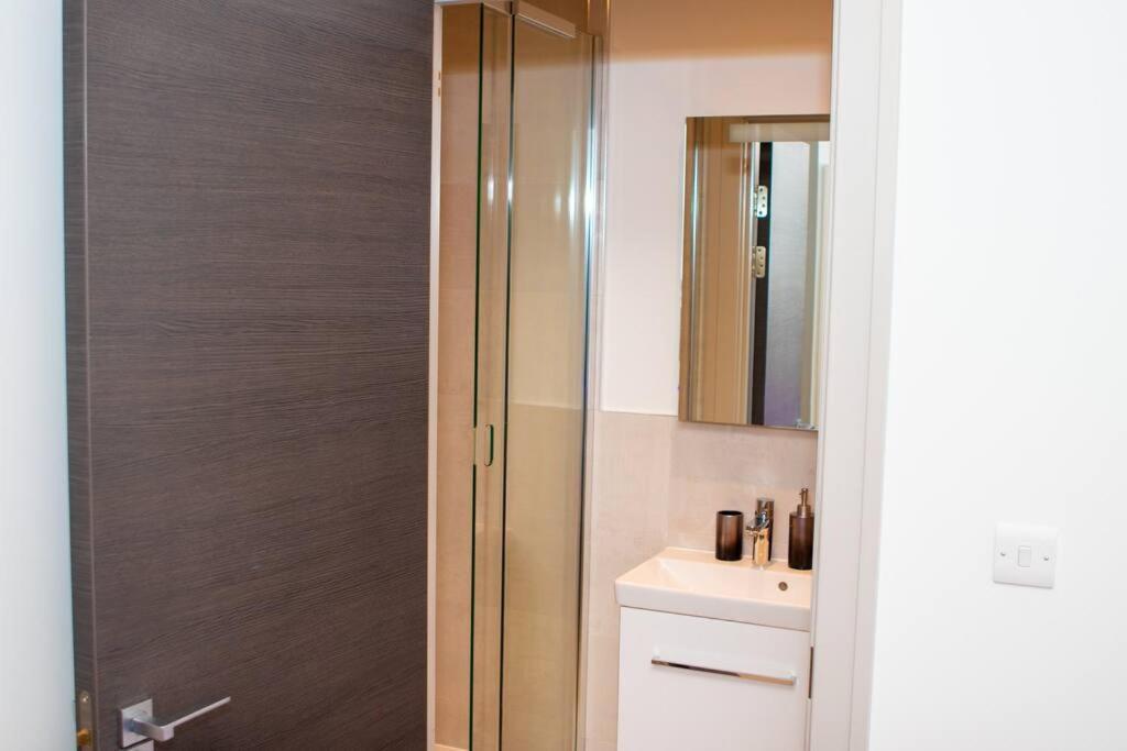 Stunning 1-Bedroom Flat In London! Exterior foto